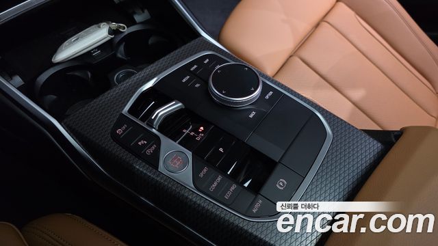BMW 3-Series 2023 — photo 9