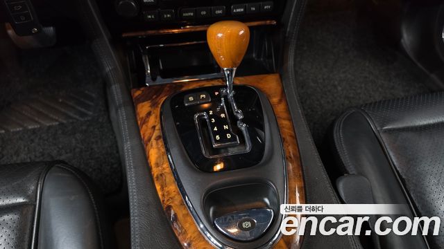 Jaguar XJ 2008 — photo 9