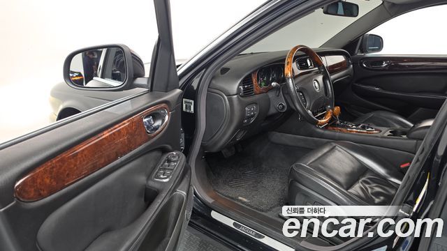 Jaguar XJ 2008 — photo 10