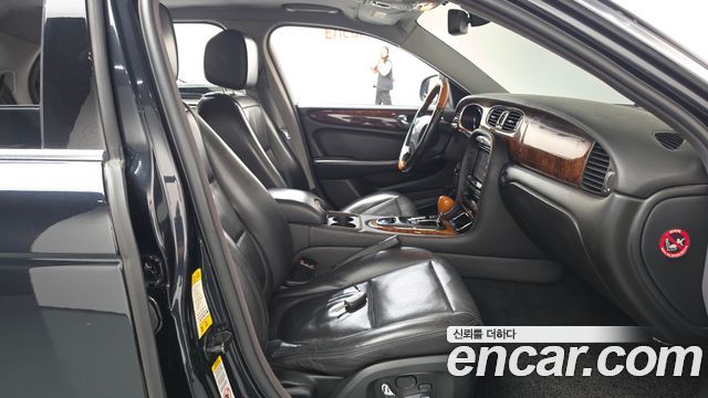 Jaguar XJ 2008 — photo 11