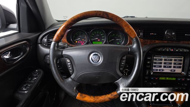 Jaguar XJ 2008 — photo 14