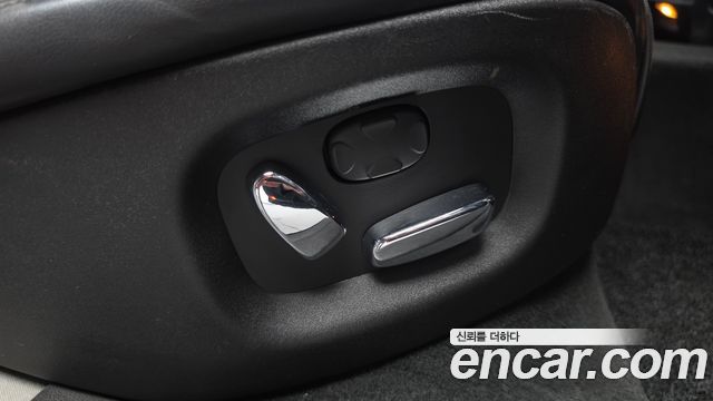 Jaguar XJ 2008 — photo 17