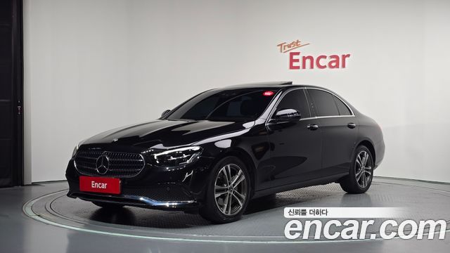 Mercedes-Benz E-Class 2023 — photo 1
