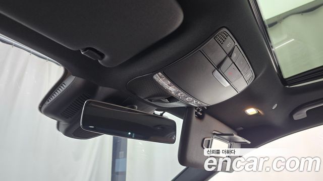 Mercedes-Benz E-Class 2023 — photo 24