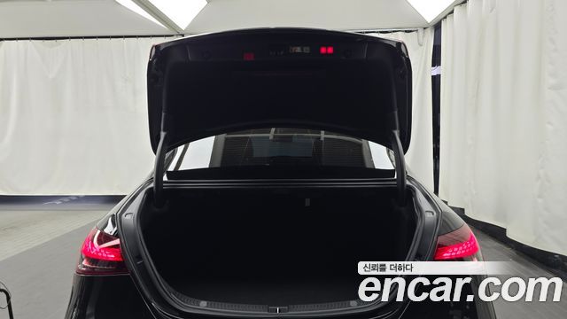 Mercedes-Benz E-Class 2023 — photo 26