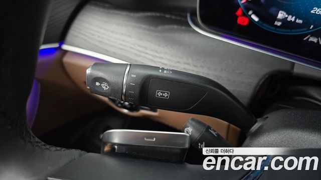 Mercedes-Benz E-Class 2023 — photo 29