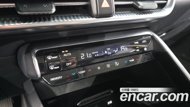 Kia K5 2021 — photo 17
