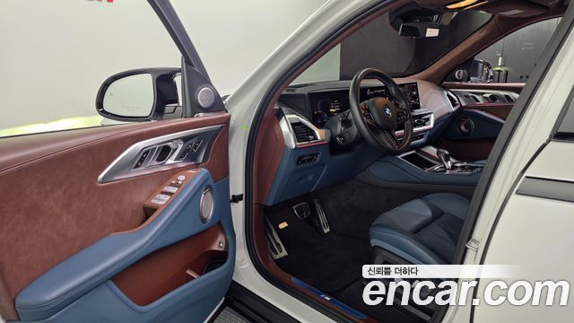 BMW XM 2023 — photo 10