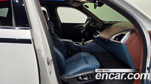 BMW XM 2023 — photo 11