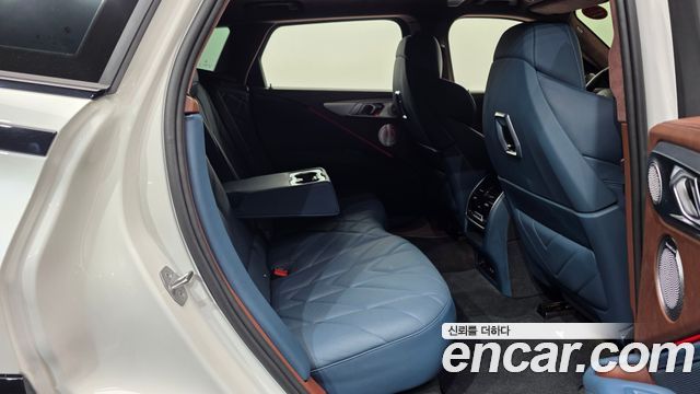 BMW XM 2023 — photo 12