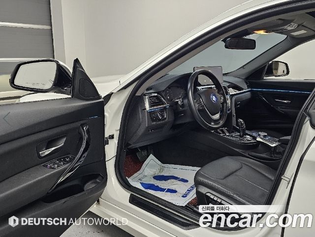 BMW Gran Turismo 2021 — photo 11
