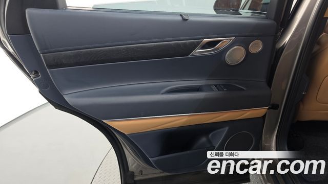 Genesis GV80 2020 — photo 15