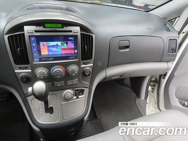 Hyundai Starex 2015 — photo 9