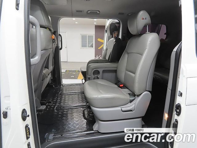 Hyundai Starex 2015 — photo 10