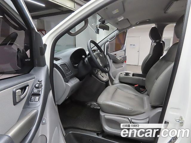Hyundai Starex 2015 — photo 12