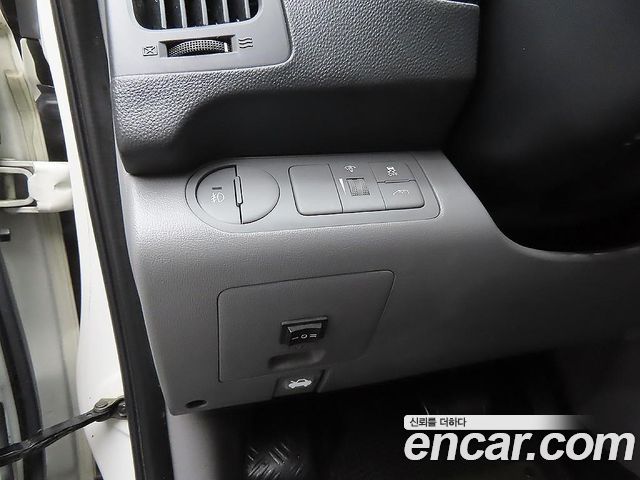 Hyundai Starex 2015 — photo 14