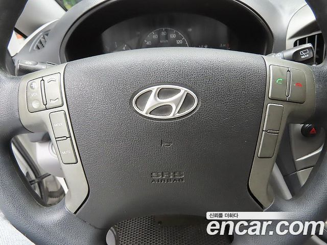 Hyundai Starex 2015 — photo 16