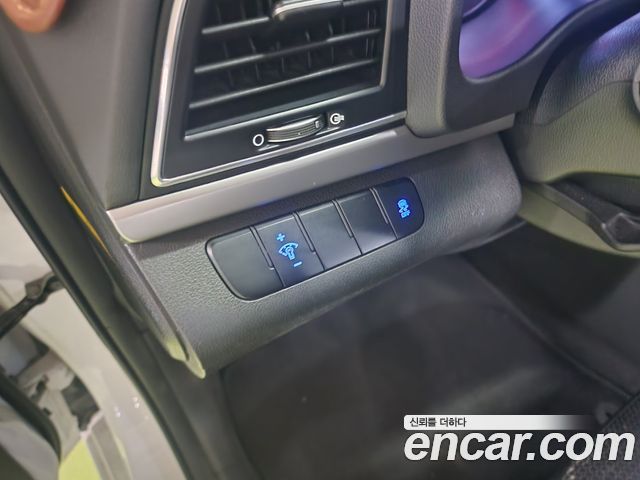 Hyundai AVANTE 2016 — photo 14