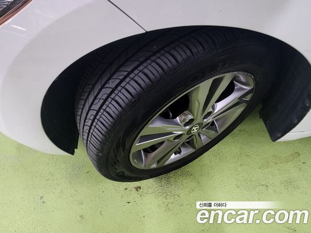 Hyundai AVANTE 2016 — photo 18