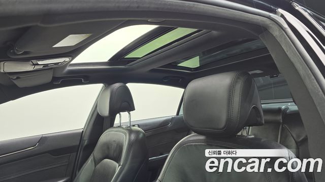 Kia K7 2011 — photo 17