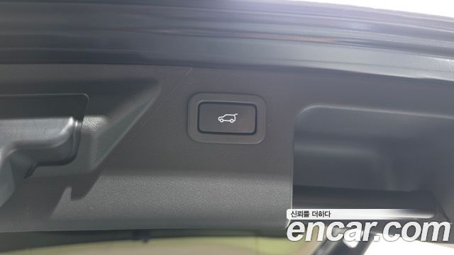 Land Rover Discovery Sport 2019 — photo 22