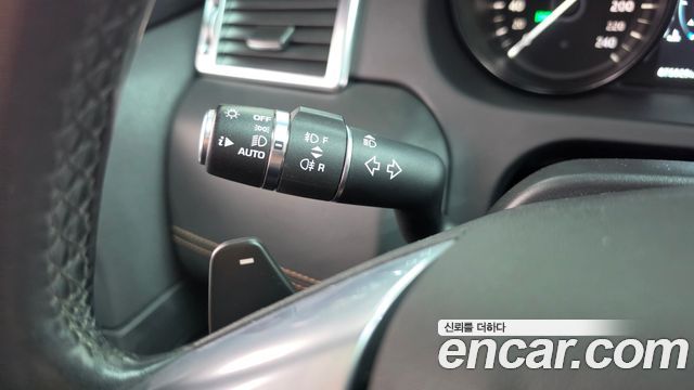Land Rover Discovery Sport 2019 — photo 30