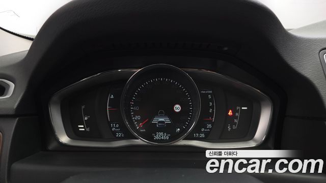 Volvo XC70 2016 — photo 8