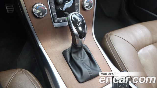 Volvo XC70 2016 — photo 9