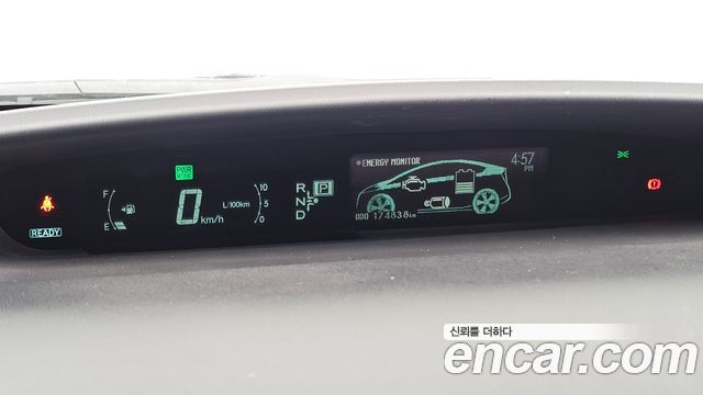 Toyota Prius 2011 — photo 8