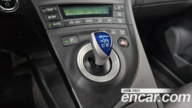 Toyota Prius 2011 — photo 9