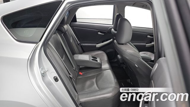 Toyota Prius 2011 — photo 11