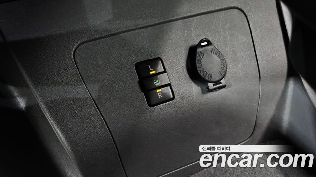 Toyota Prius 2011 — photo 17