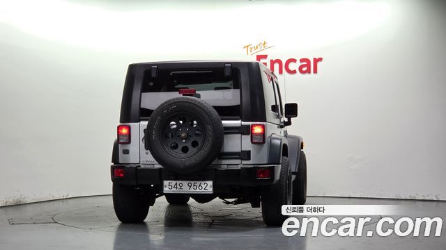 Jeep Wrangler 2010 — photo 4