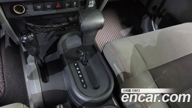 Jeep Wrangler 2010 — photo 12