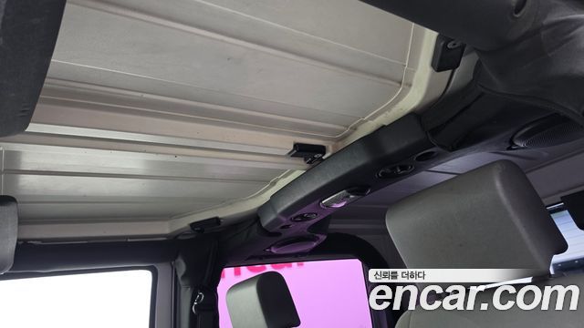 Jeep Wrangler 2010 — photo 23