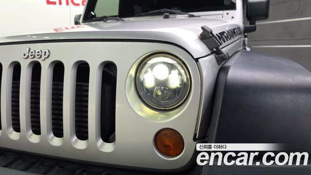 Jeep Wrangler 2010 — photo 8