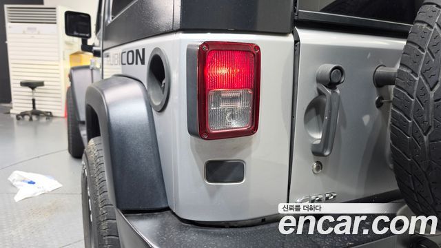 Jeep Wrangler 2010 — photo 9