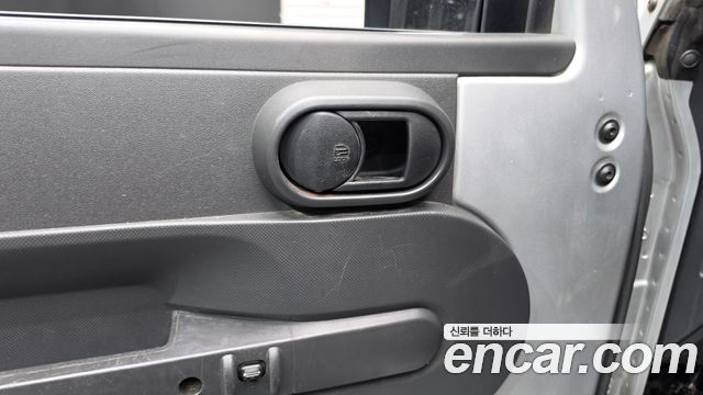 Jeep Wrangler 2010 — photo 28