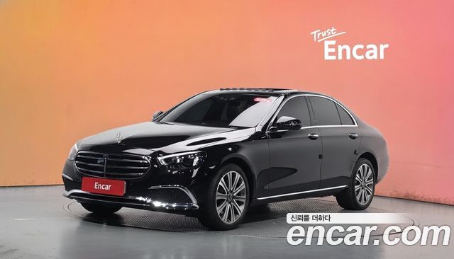 Mercedes-Benz E-Class 2023 — photo 1