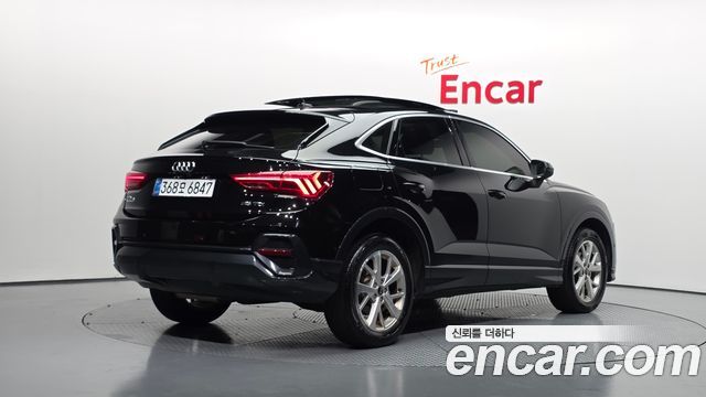 Audi Q3 2023 — photo 2