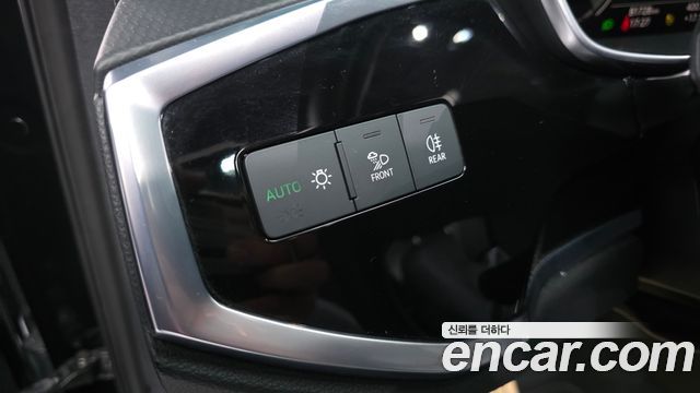 Audi Q3 2023 — photo 28