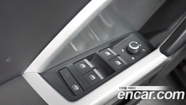 Audi Q3 2023 — photo 30