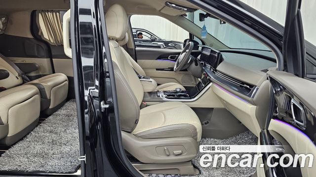 Kia Canival 2021 — photo 11