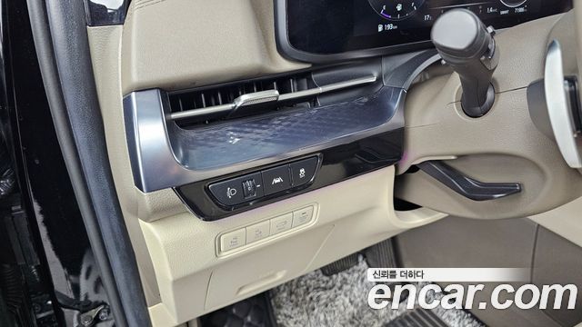 Kia Canival 2021 — photo 17