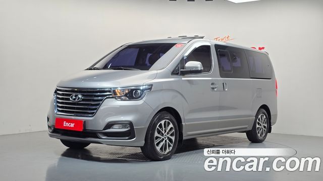 Hyundai Starex 2018 — photo 1