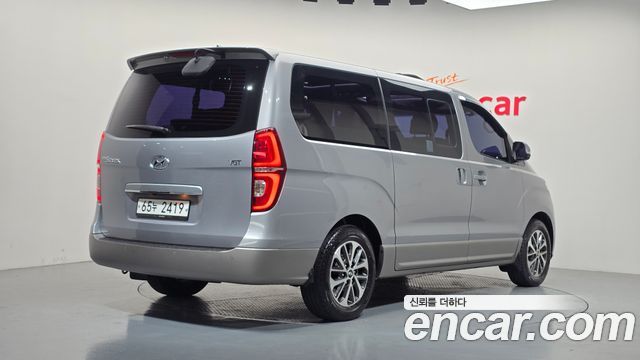 Hyundai Starex 2018 — photo 2