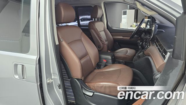 Hyundai Starex 2018 — photo 11
