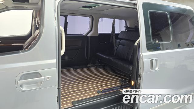 Hyundai Starex 2018 — photo 12
