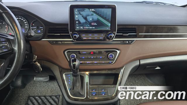 Hyundai Starex 2018 — photo 17