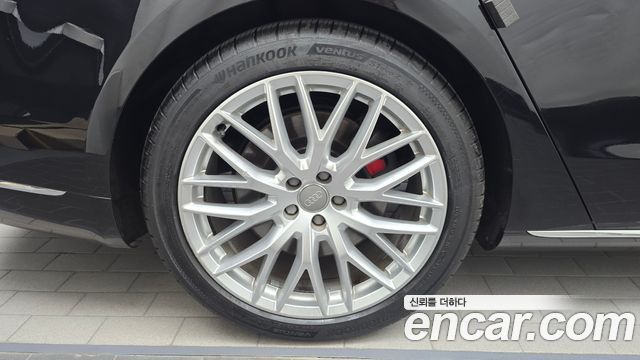 Audi A8 2015 — photo 5